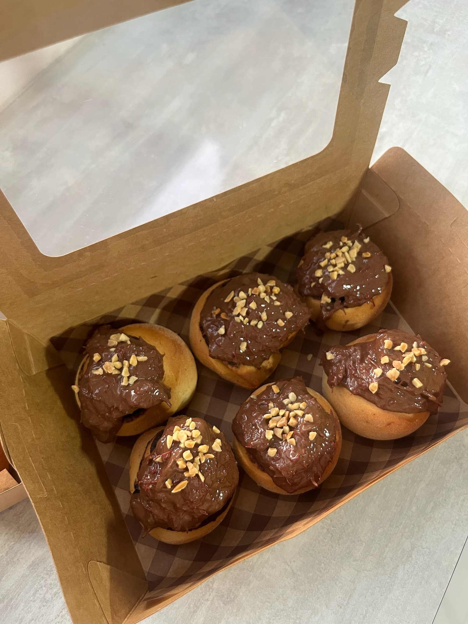 Chocolate Kunafa Rolls